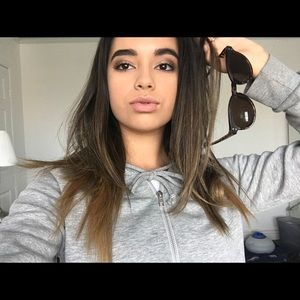 Meet your Posher, Elizabeth